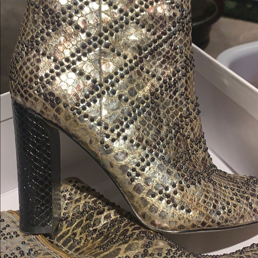 Boots - Picture 6 of 6